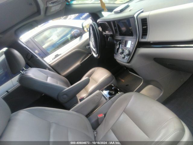 5TDYZ3DC4HS792855 Toyota Sienna Xle 8 Passenger