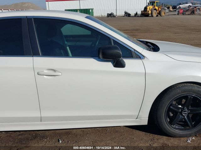 4S3BNAA65H3026185 Subaru Legacy 2.5i