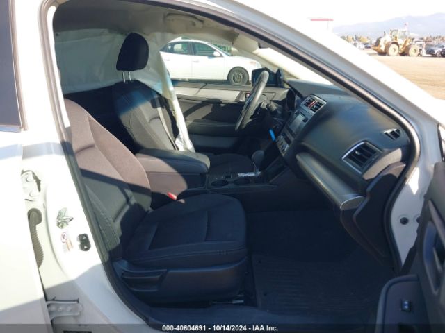4S3BNAA65H3026185 Subaru Legacy 2.5i