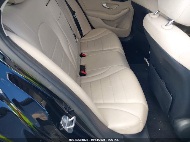 55SWF4JB6HU204765 Mercedes-Benz C 300 Luxury/sport