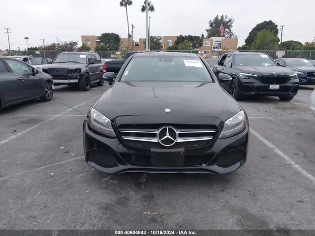 55SWF4JB4HU189148 Mercedes-Benz C 300 Luxury/sport