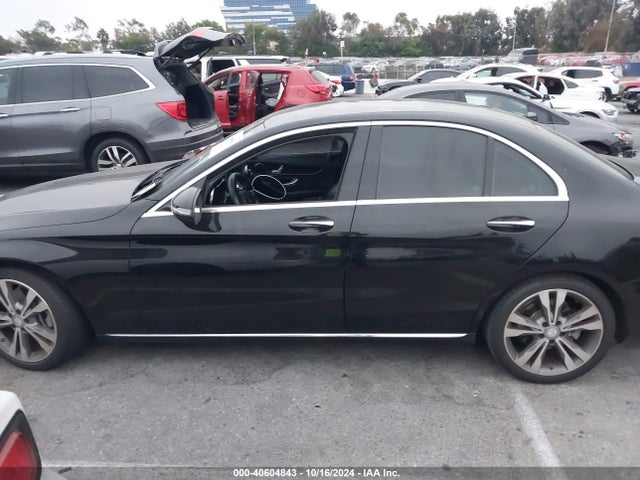 55SWF4JB4HU189148 Mercedes-Benz C 300 Luxury/sport