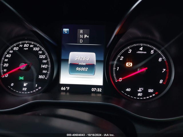 55SWF4JB4HU189148 Mercedes-Benz C 300 Luxury/sport