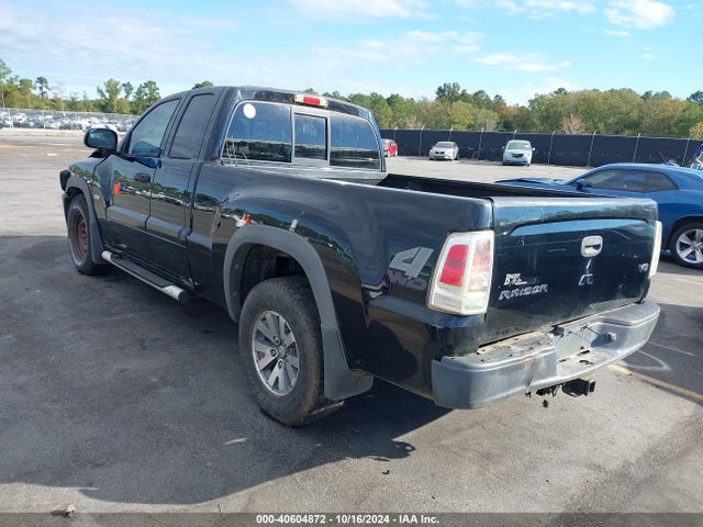2006 MITSUBISHI RAIDER 1Z7HT32N66S578951 Photo 2