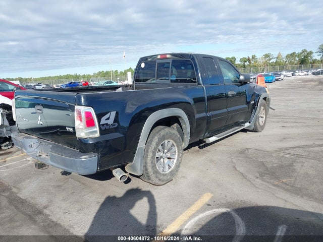 2006 MITSUBISHI RAIDER 1Z7HT32N66S578951 Photo 3