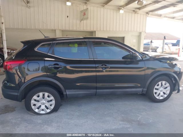 JN1BJ1CR8JW255647 Nissan Rogue Sport S