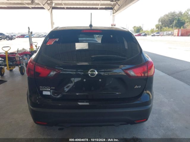 JN1BJ1CR8JW255647 Nissan Rogue Sport S