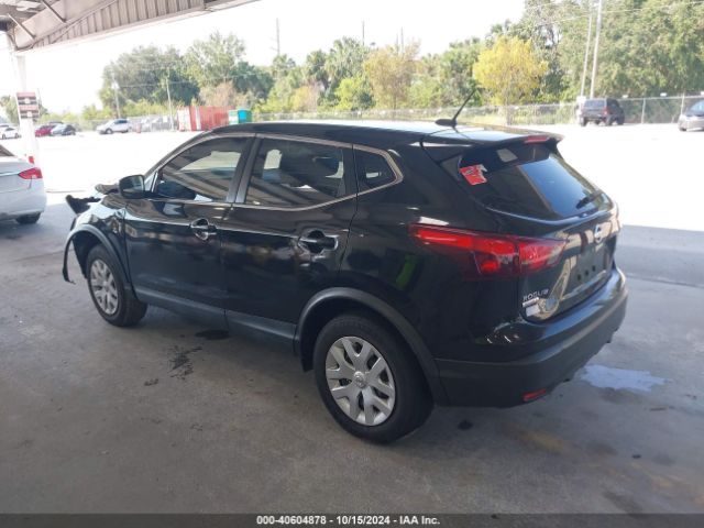 JN1BJ1CR8JW255647 Nissan Rogue Sport S