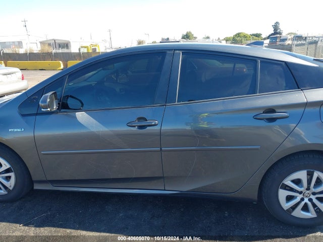Toyota Prius Two 2017 JTDKBRFU4H3055935 Image 15