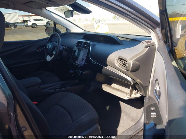 Toyota Prius Two 2017 JTDKBRFU4H3055935 Image 5