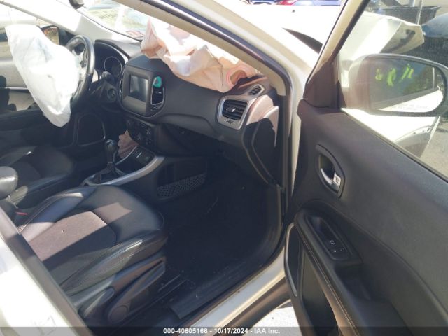 3C4NJCBB8KT655094 Jeep Compass Latitude Fwd