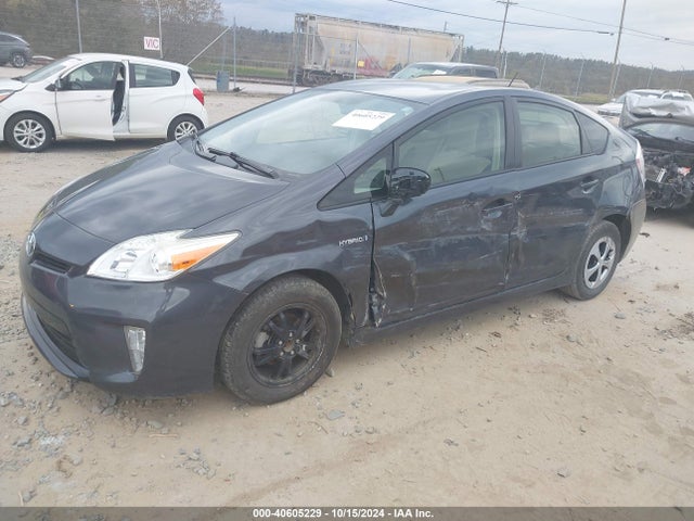 Toyota Prius Two 2015 JTDKN3DU6F1950195 Image 2
