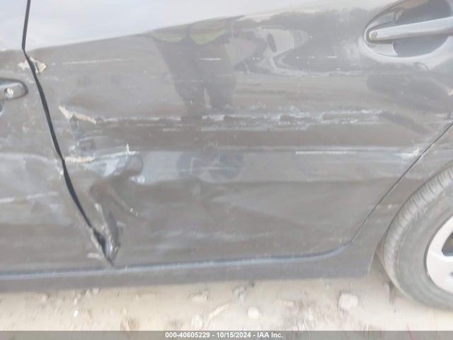 Toyota Prius Two 2015 JTDKN3DU6F1950195 Image 6