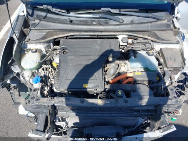 KNDCE3LC1H5075780 KIA Niro Touring