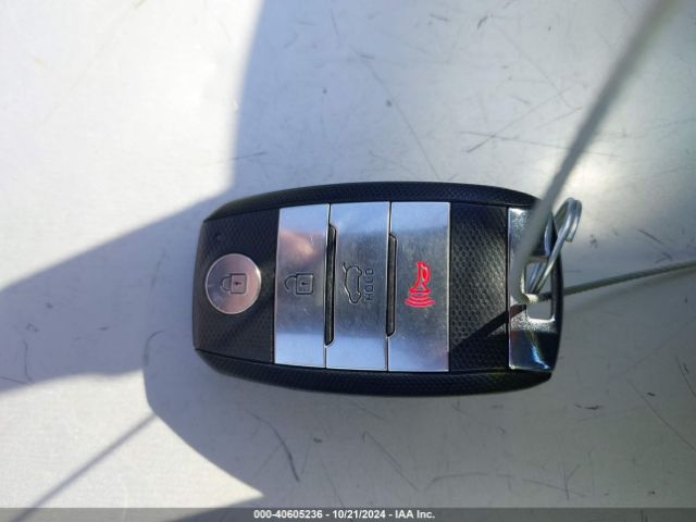 KNDCE3LC1H5075780 KIA Niro Touring