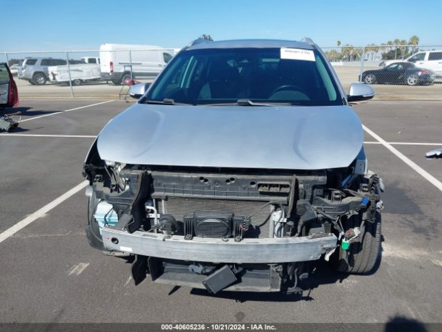 KNDCE3LC1H5075780 KIA Niro Touring