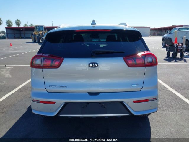 KNDCE3LC1H5075780 KIA Niro Touring