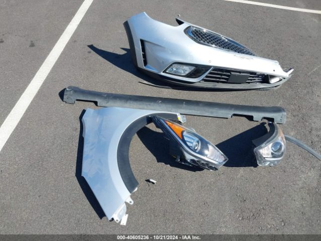 KNDCE3LC1H5075780 KIA Niro Touring