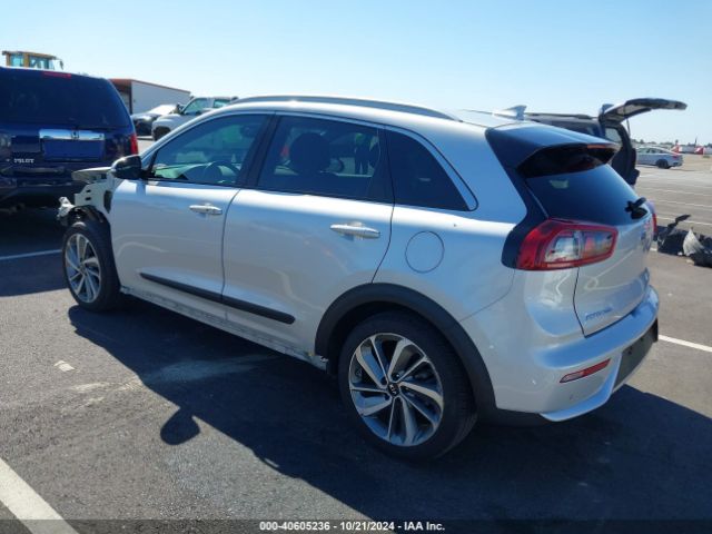 KNDCE3LC1H5075780 KIA Niro Touring