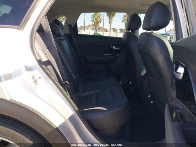 KNDCE3LC1H5075780 KIA Niro Touring