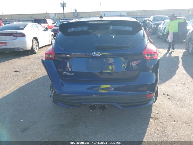 Ford FOCUS ST 2017 1FADP3L91HL254082 Image 16