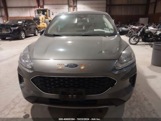 1FMCU9G63NUA17516 Ford ESCAPE SE