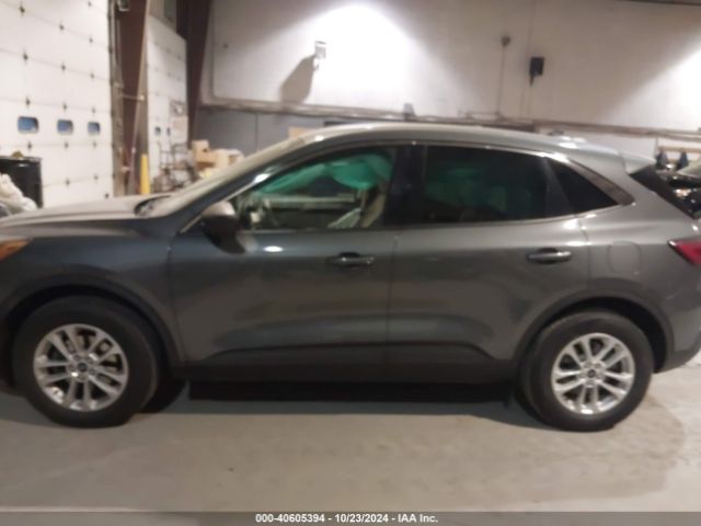 1FMCU9G63NUA17516 Ford ESCAPE SE
