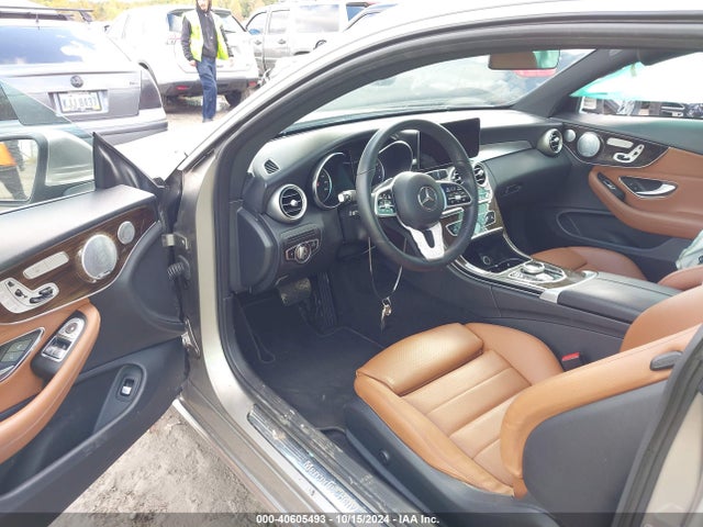 WDDWJ8EB5KF774699 Mercedes-Benz C 300 4matic