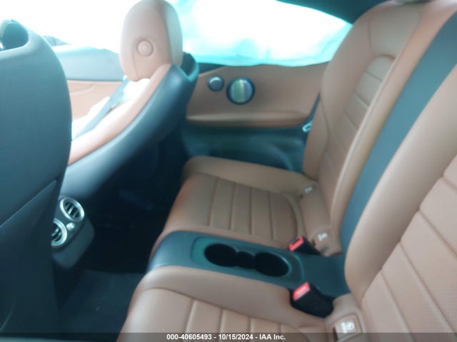 WDDWJ8EB5KF774699 Mercedes-Benz C 300 4matic