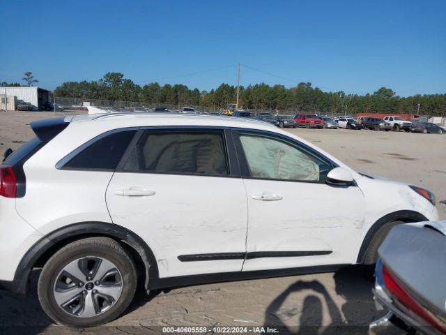 KNDCB3LC0H5055156 KIA NIRO LX