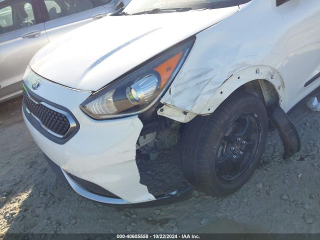 KNDCB3LC0H5055156 KIA NIRO LX