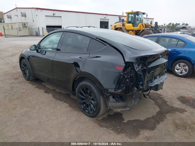2022 TESLA MODEL Y 7SAYGDEE8NF513339 Photo 2