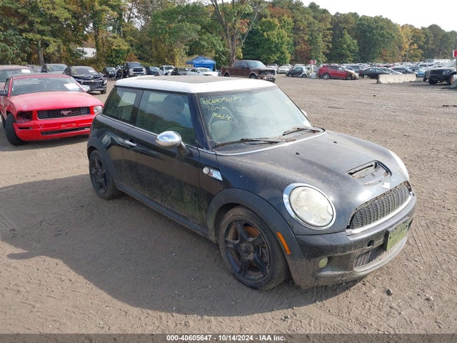 2010 MINI COOPER S WMWMF7C57ATX44742 Photo 0