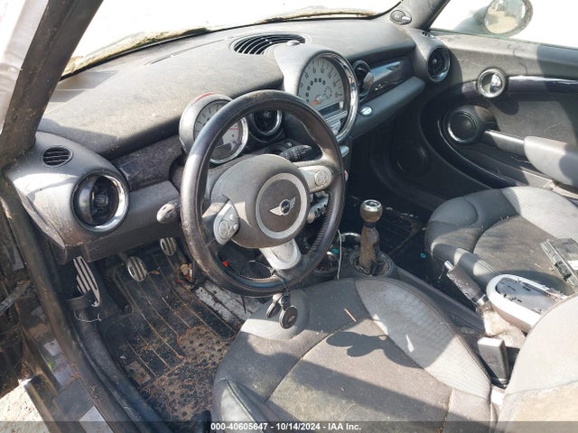 2010 MINI COOPER S WMWMF7C57ATX44742 Photo 4