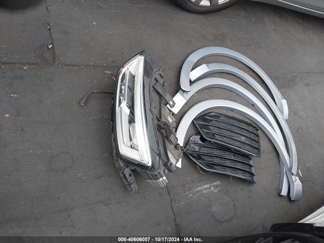 WA1HCCFS1JR003422 Audi Q3 2.0t Premium/2.0t Sport Premium