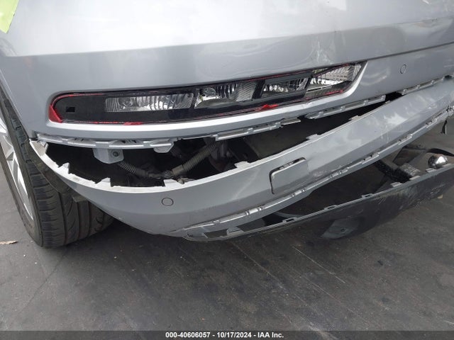 WA1HCCFS1JR003422 Audi Q3 2.0t Premium/2.0t Sport Premium