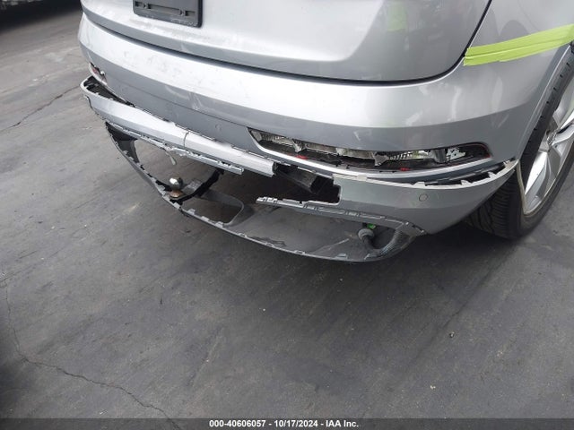 WA1HCCFS1JR003422 Audi Q3 2.0t Premium/2.0t Sport Premium