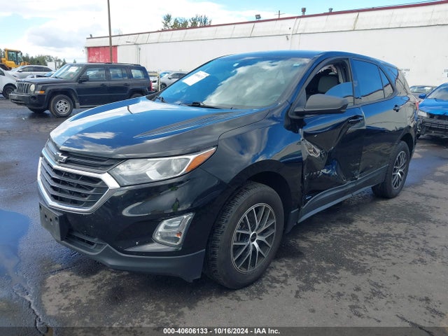 Chevrolet EQUINOX LS 2018 2GNAXHEV6J6227325 Image 2