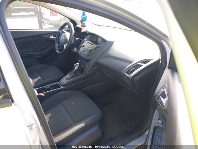 Ford FOCUS SE 2016 1FADP3F27GL365054 Image 5