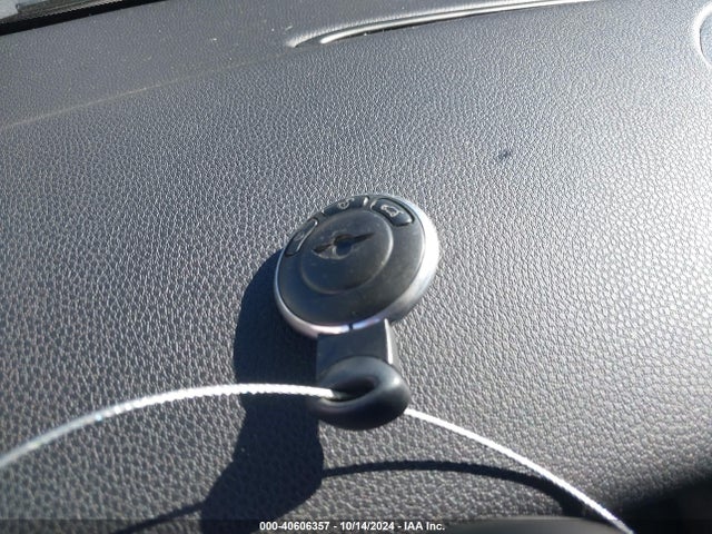 2011 MINI COOPER S WMWSV3C53BTY22471 Photo 10