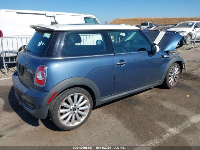 2011 MINI COOPER S WMWSV3C53BTY22471 Photo 3