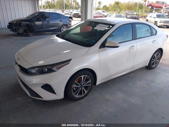 KIA Forte Lxs 2023 3KPF24AD9PE656311 Image 2