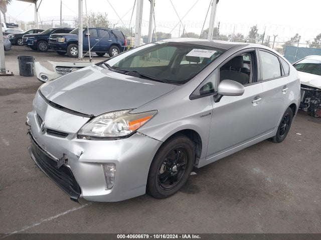 Toyota Prius Two 2015 JTDKN3DU8F1879274 Image 2