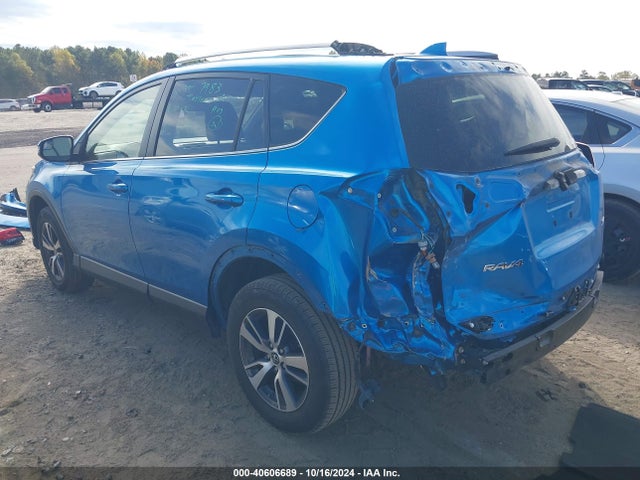Toyota Rav4 Xle 2017 JTMWFREV8HJ112732 Image 3