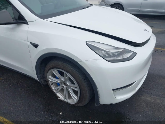 2021 TESLA MODEL Y 5YJYGAEE3MF275670 Photo 5