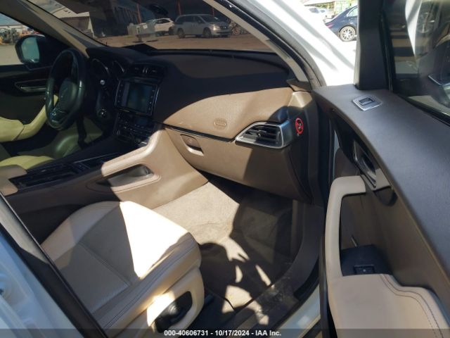 2018 JAGUAR F-PACE SADCK2FN4JA247379 Photo 4