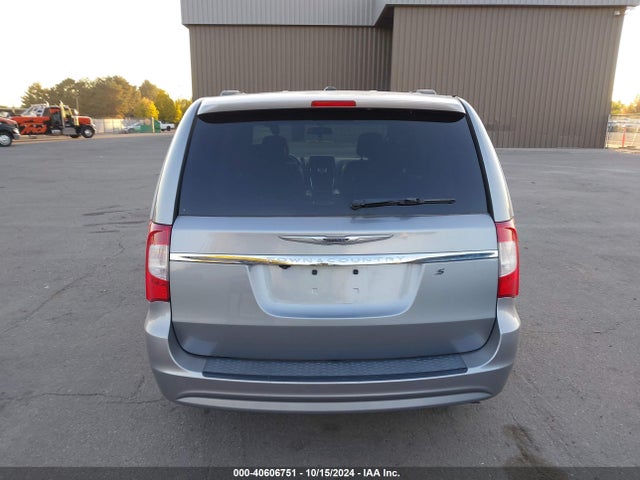 2C4RC1HG0ER251975 Chrysler Town & Country S