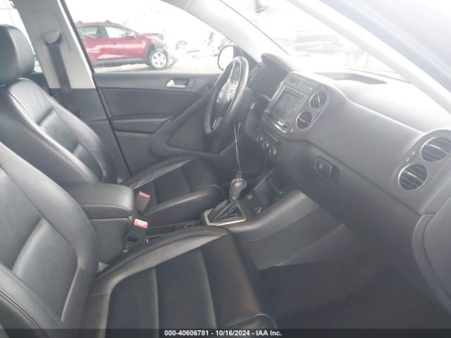 2017 VOLKSWAGEN TIGUAN WVGTV7AX0HK006685 Photo 4