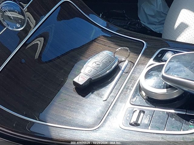 55SWF4JB6FU085693 Mercedes-Benz C 300 Luxury/sport