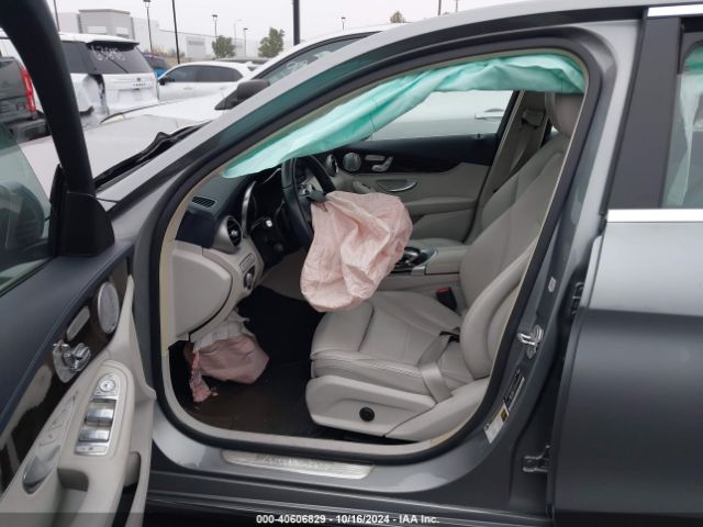 55SWF4JB6FU085693 Mercedes-Benz C 300 Luxury/sport